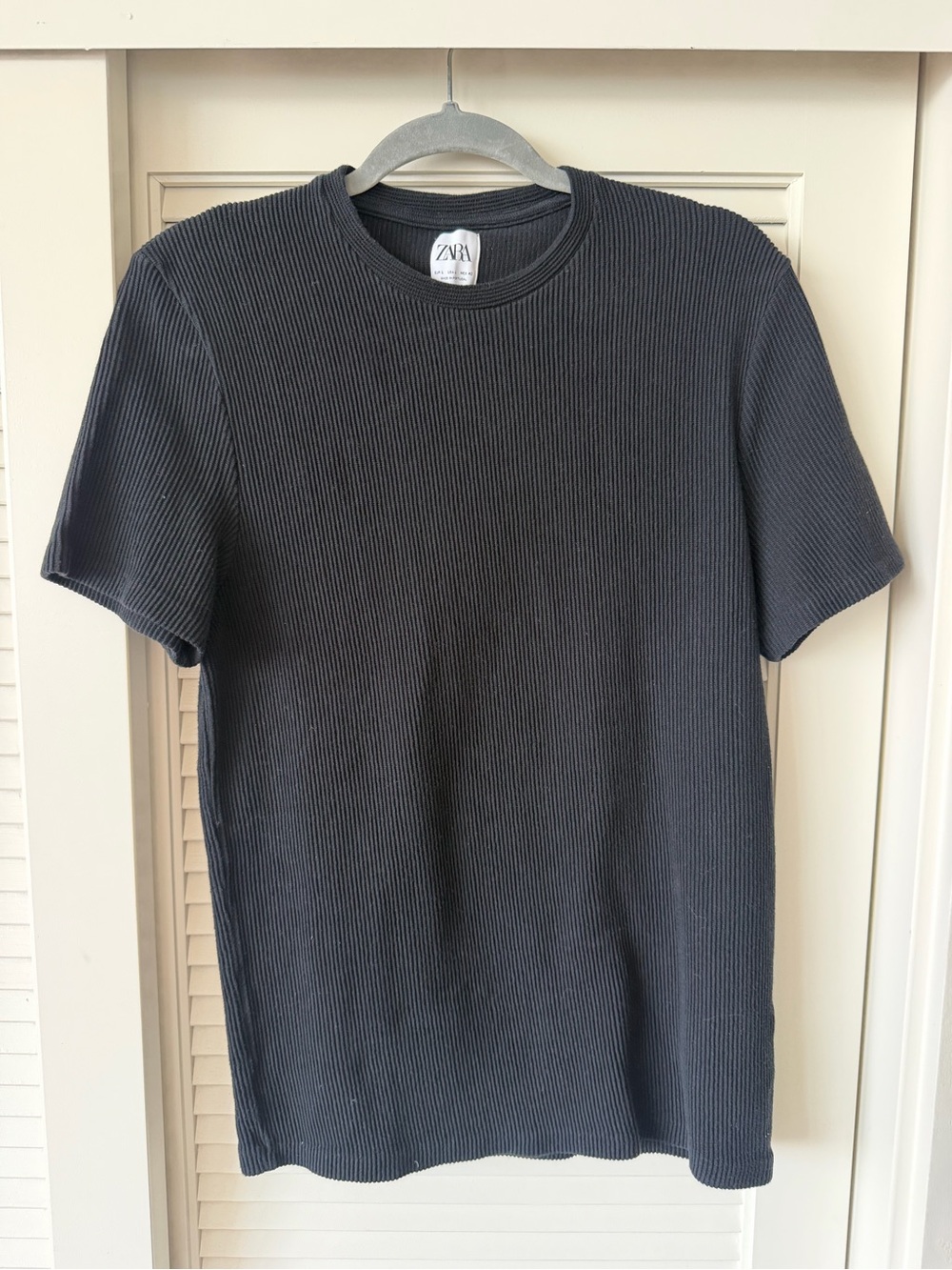 Zara Men's Short-Sleeve Ribbed Crew Neck T-Shirt in Dark Gray